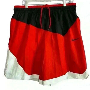 Nike Loose Fit‎ Above Knee Length basketball shorts. Size XL